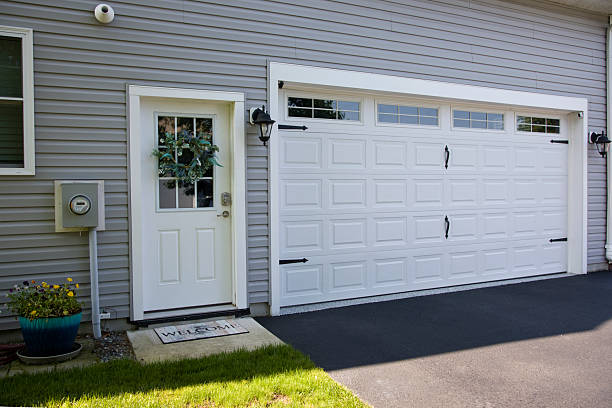 24/7 Emergency Garage Door Panel Replacement experts in North Zanesville, OH